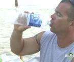 how to stay hydrated at the beach